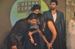 Shahrukh Khan, Deepika Padukone, Nikitin Dheer at the Music Launch of Chennai Express in Mumbai on 3rd July 2013 (41).JPG